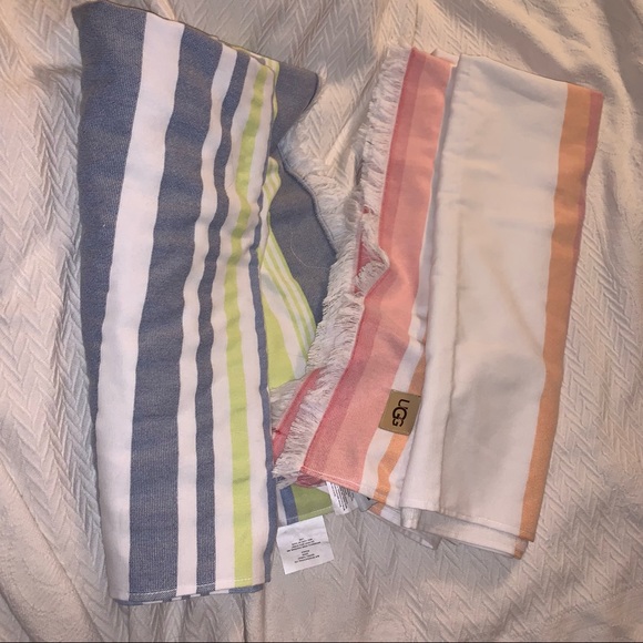 2 NWT Ugg beach blanket towels - Picture 2 of 6